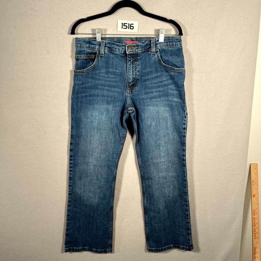 Wrangler Jeans Womens 16 Blue Denim Medium Wash Classic Bootcut Leg Whiskering‎
